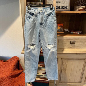 Madewell women’s the Momjean in gilford wash size 25